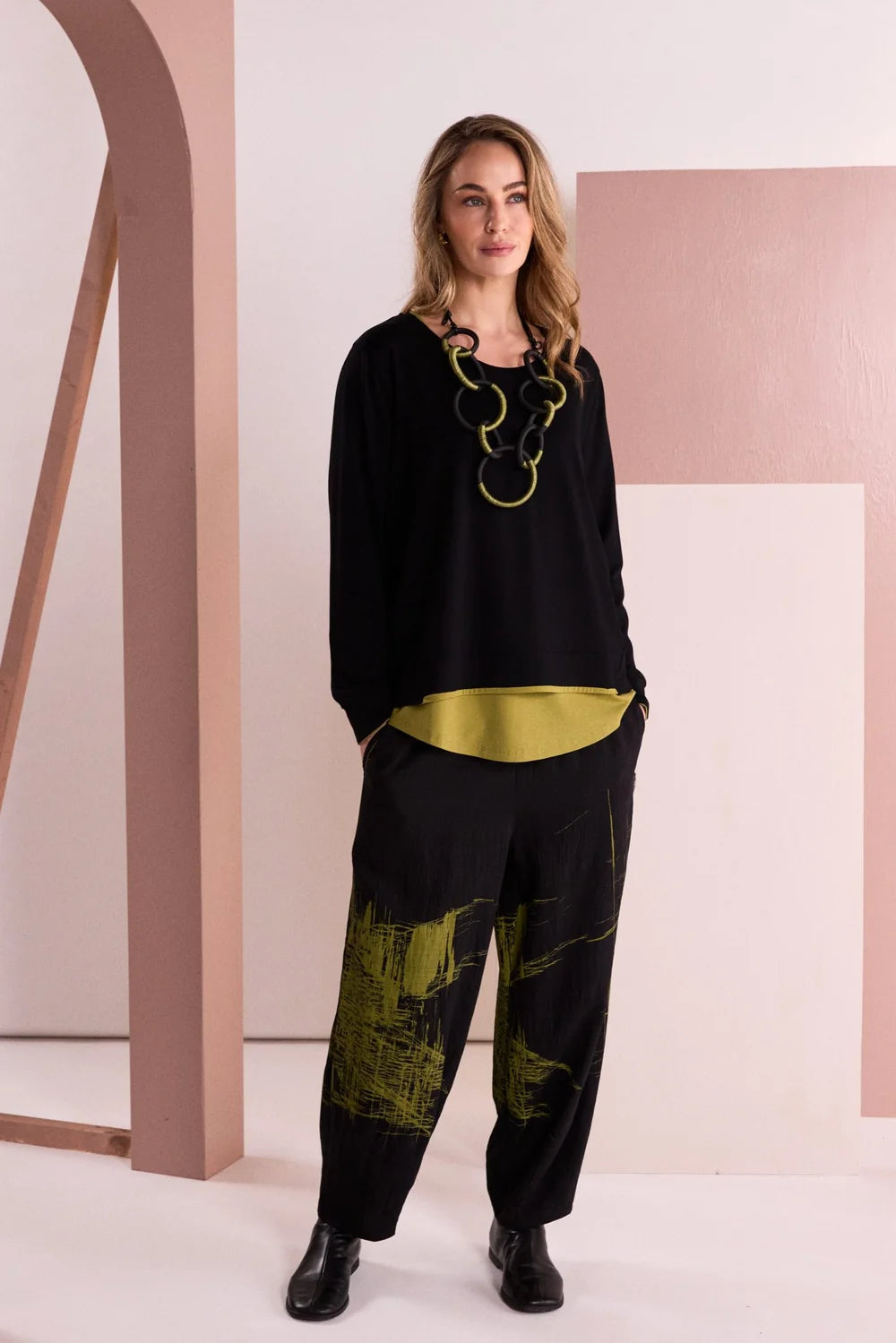 NAYA
BLACK & AVOCADO PRINT TROUSERS - NAW26242