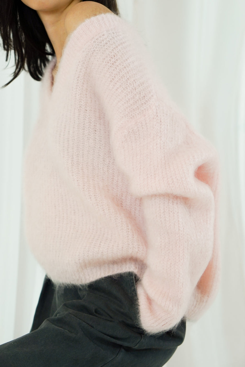 TWNS ANAKONI Solid Long Sleeved V-neck Sweater- Baby Pink