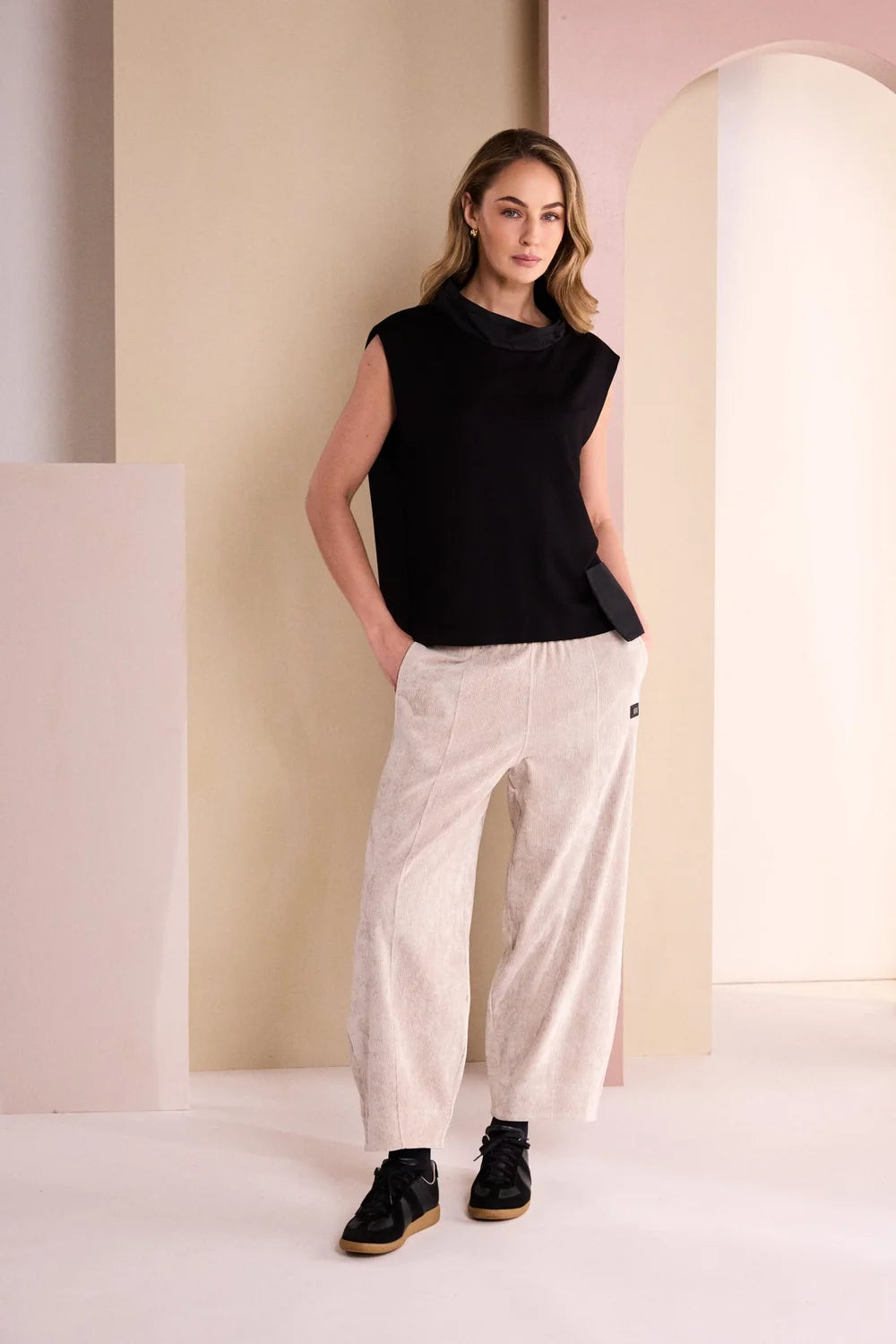 NAYA
STONE BALLOON CORD TROUSERS - NAW26247