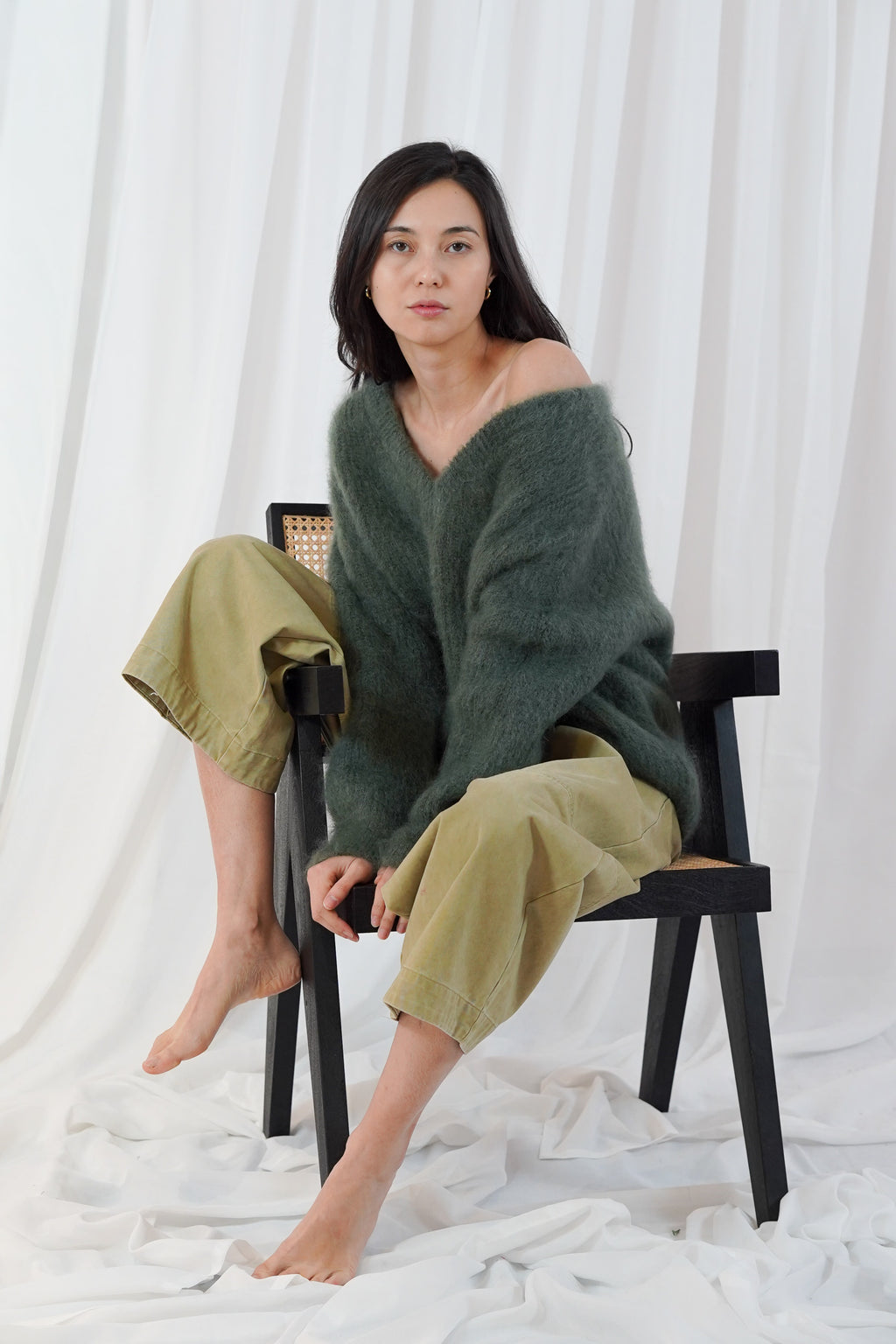 TWNS ANAKONI solid Long Sleeve V-neck Sweater - Military