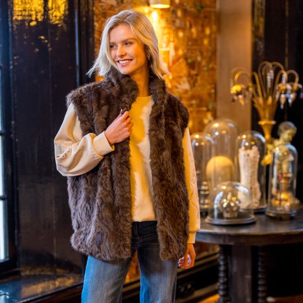 H V Society Lara Gilet - Chocolate