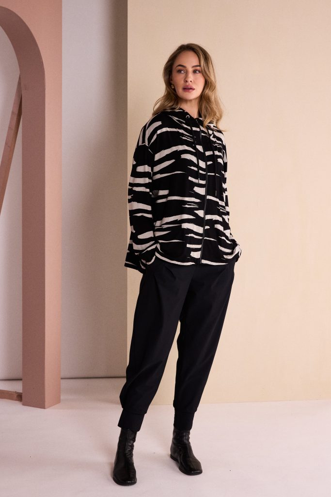 NAYA Hooded Print Jacket With Front Pocket Detail with Trim NAW 26135- black/sand