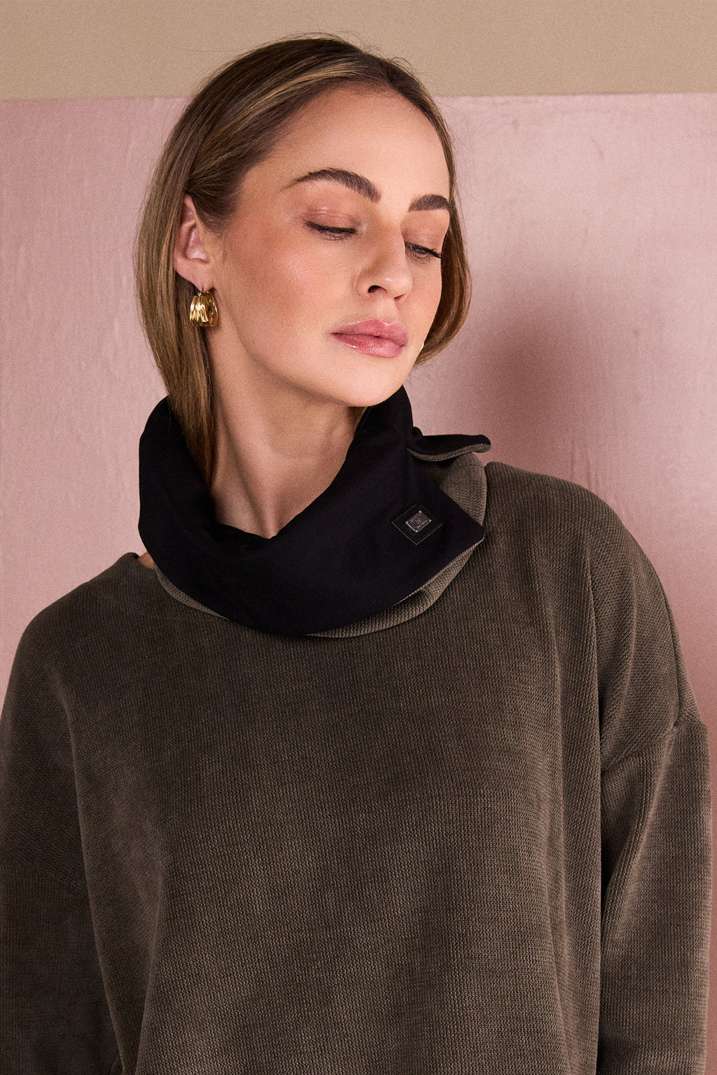 NAYA Two Tone  neck Scarf NAW26259 - choko/black