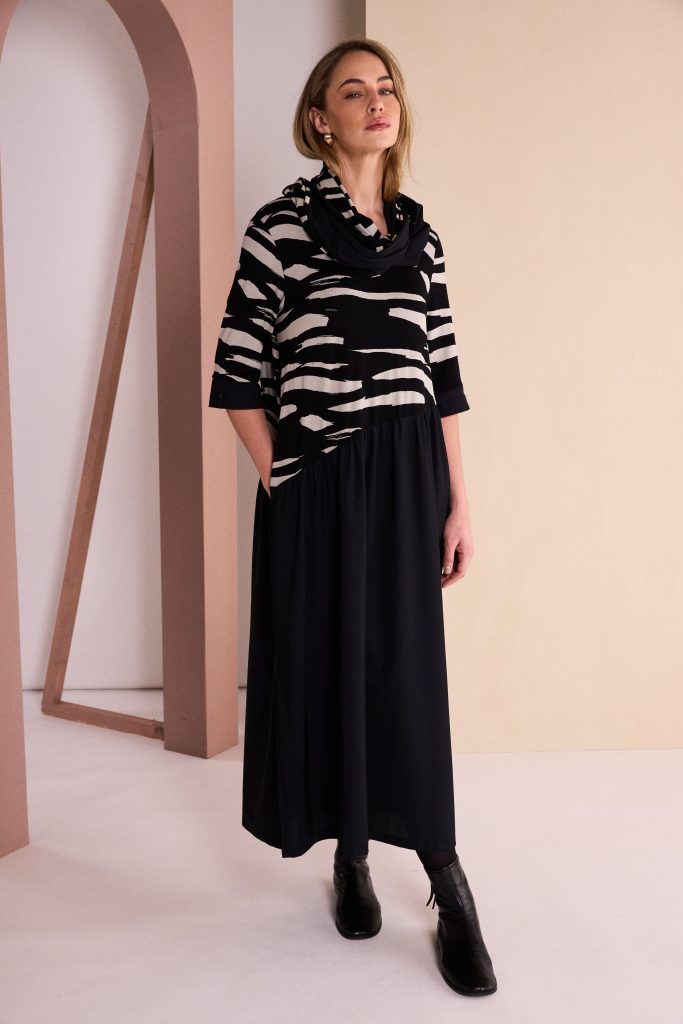 NAYA Print Dress With Plain Bottom - black/sand